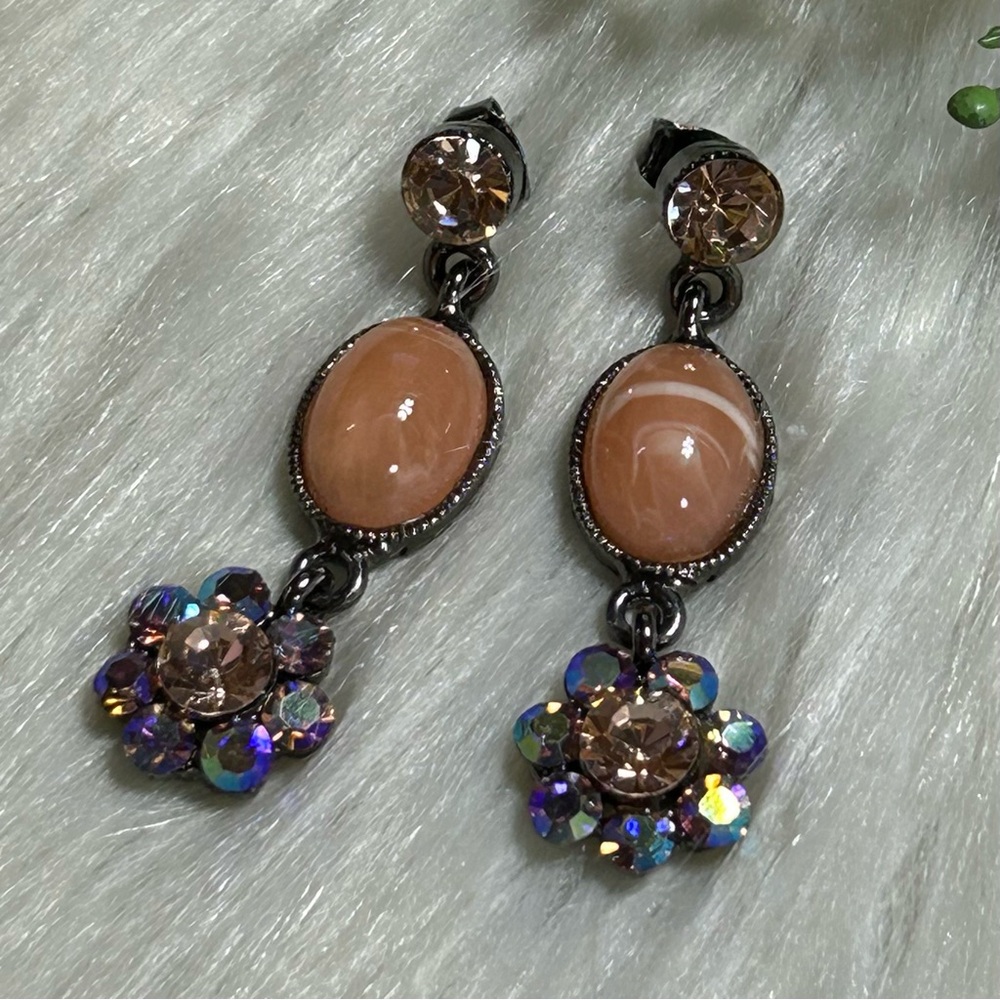 Vintage SNK aurora borealis gunmetal tone Dangle Earrings